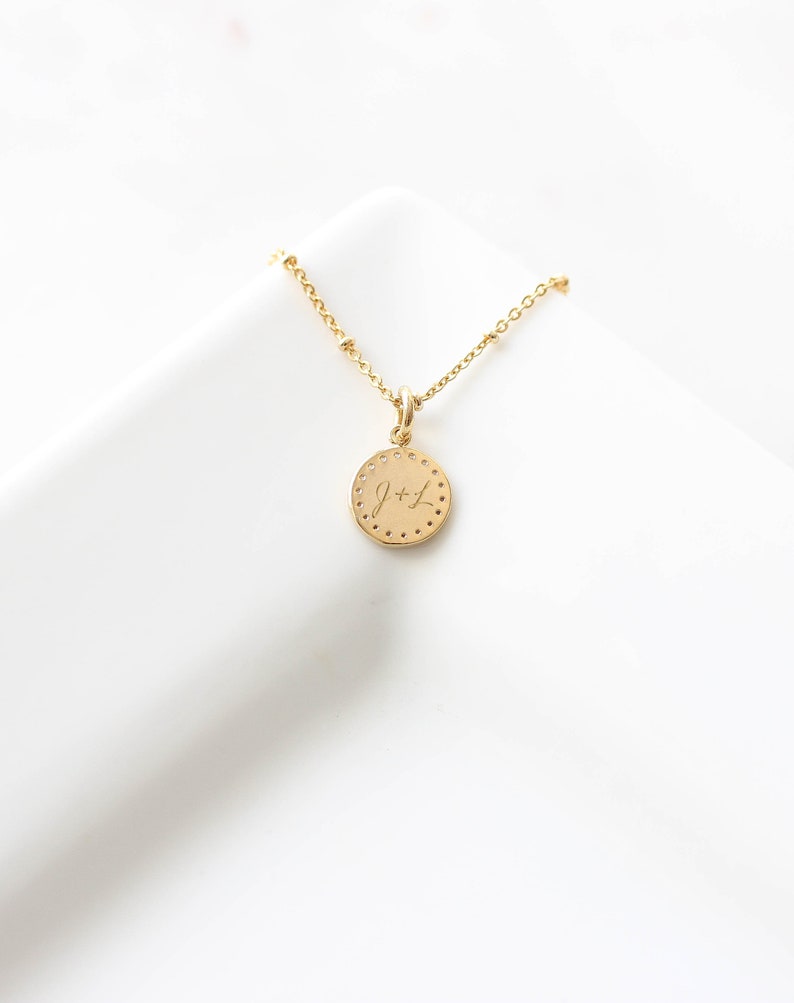 Opaal gouden munt hanger ketting. Gepersonaliseerde sierlijke schijf minimalistische eenvoudige delicate medaille ketting dagelijks verjaardagscadeau voor haar afbeelding 9