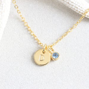 Pequeño oro inicial Collar a mano Damas de honor estampadas Collar Piedra de nacimiento Collar Damas de honor Collar Carta Collar Piedra de nacimiento Joyería