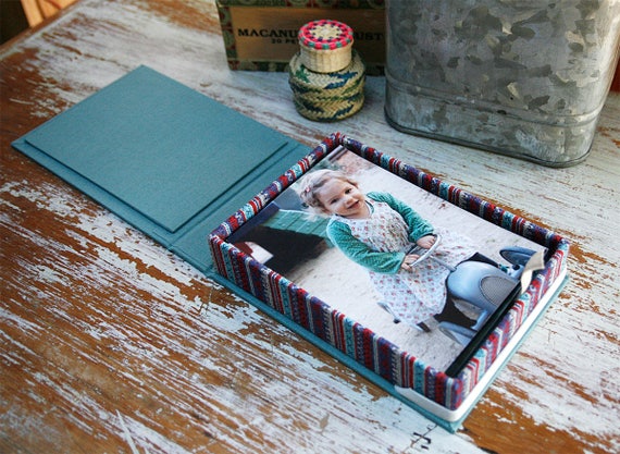 Box for Photos 4x6 in Handmade of Gray Book Cloth Fabric Photo