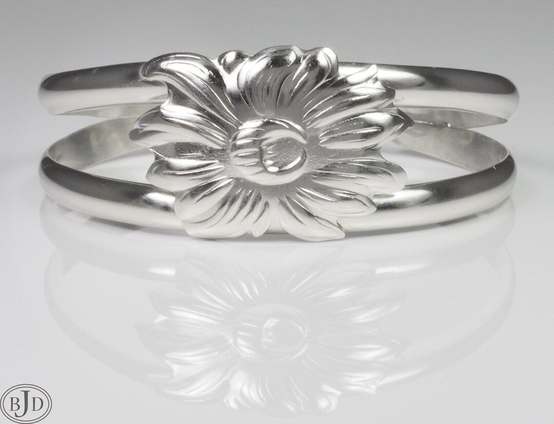 スターリングシルバーの花柄ブレスレット - トリビュート - 1320