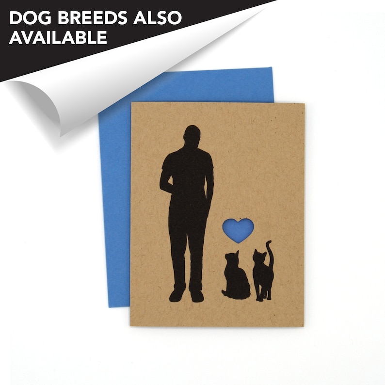 Puede incluir: Una tarjeta de felicitaci&oacute;n de papel kraft con un sobre azul. La tarjeta presenta una silueta negra de una persona, dos gatos y un coraz&oacute;n azul recortado. El texto en la parte superior dice "DOG BREEDS ALSO AVAILABLE."