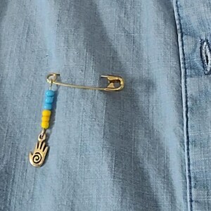 Stand With Ukraine pin