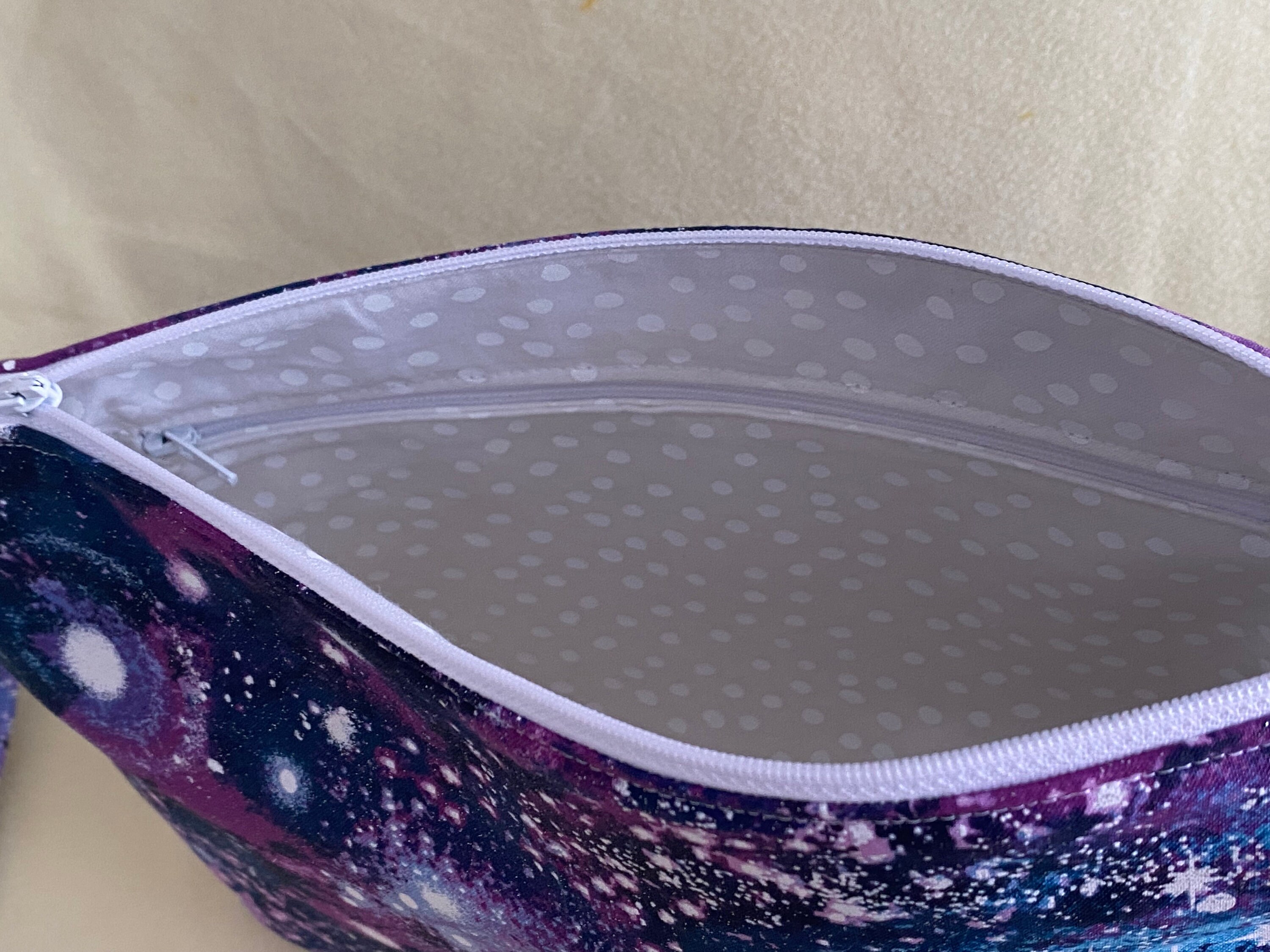 宇宙的な、この世のものとは思えないクロスボディバッグ - Etsy 日本