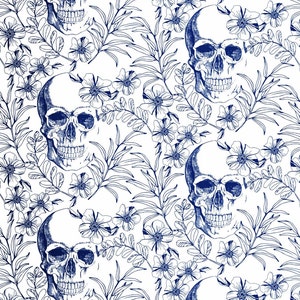Può includere: Motivo ripetuto con teschi blu dettagliati intervallati da elementi floreali e fogliari su sfondo bianco. Il design ha un'estetica vintage e botanica, adatto per tessuto o carta da parati.