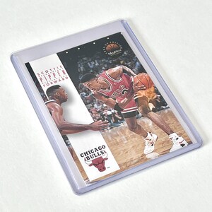 Cartão colecionável de jogador de basquete da NBA do Chicago Bulls Skybox 47 Premium de 1993 Scottie Pippen
