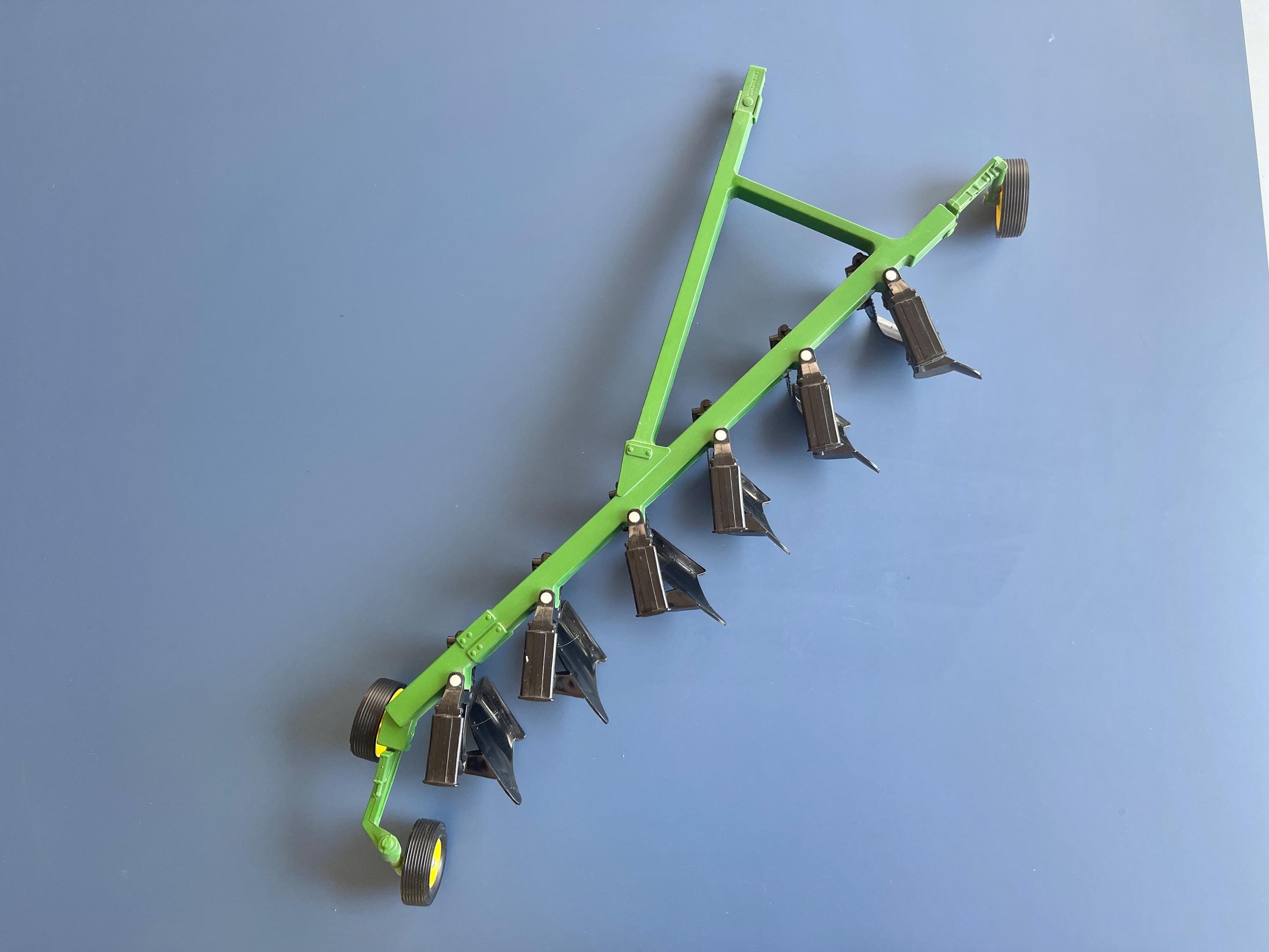 John Deere 3600 Six-Bottom Plow 1:16 Scale ERTL Tractor Accessory Attachment