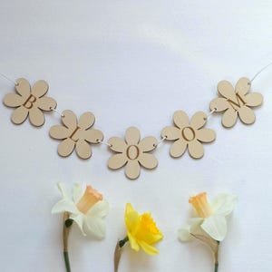 Ghirlanda personalizzata in legno con nome per animali domestici - Decorazione per la gabbia di conigli, gatti o cani - Lettere in legno incise - Regalo personalizzato