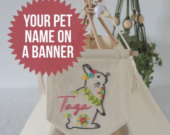 Bannière brodée à la main avec un lapin personnalisée au nom de votre animal de compagnie - Drapeau personnalisé pour animal de compagnie