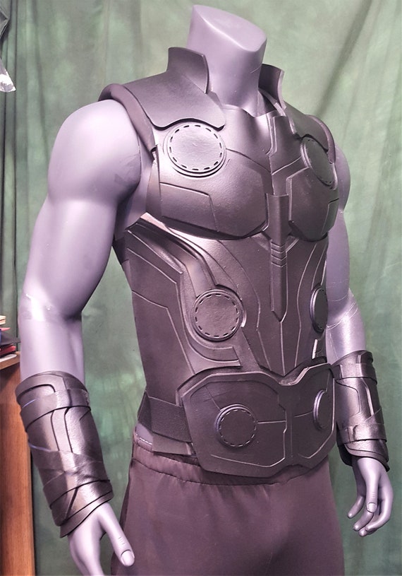 muñeco de thor infinity war
