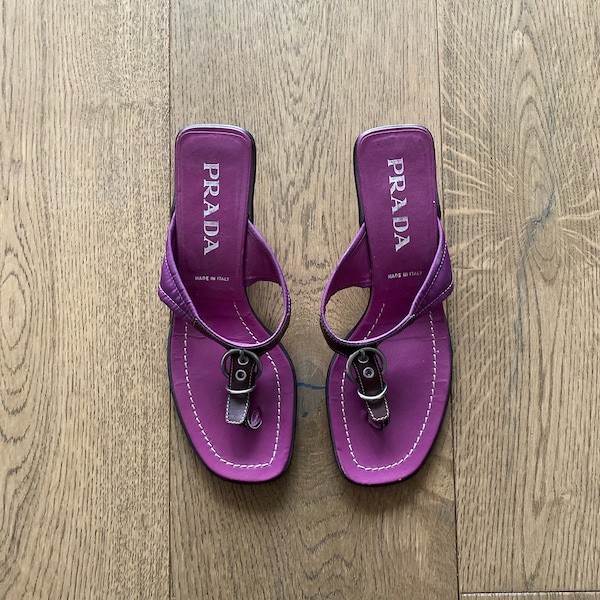 PRADA KITTEN HEELS purple/ brown thong open toe kitten heels with leather buckle, size 36