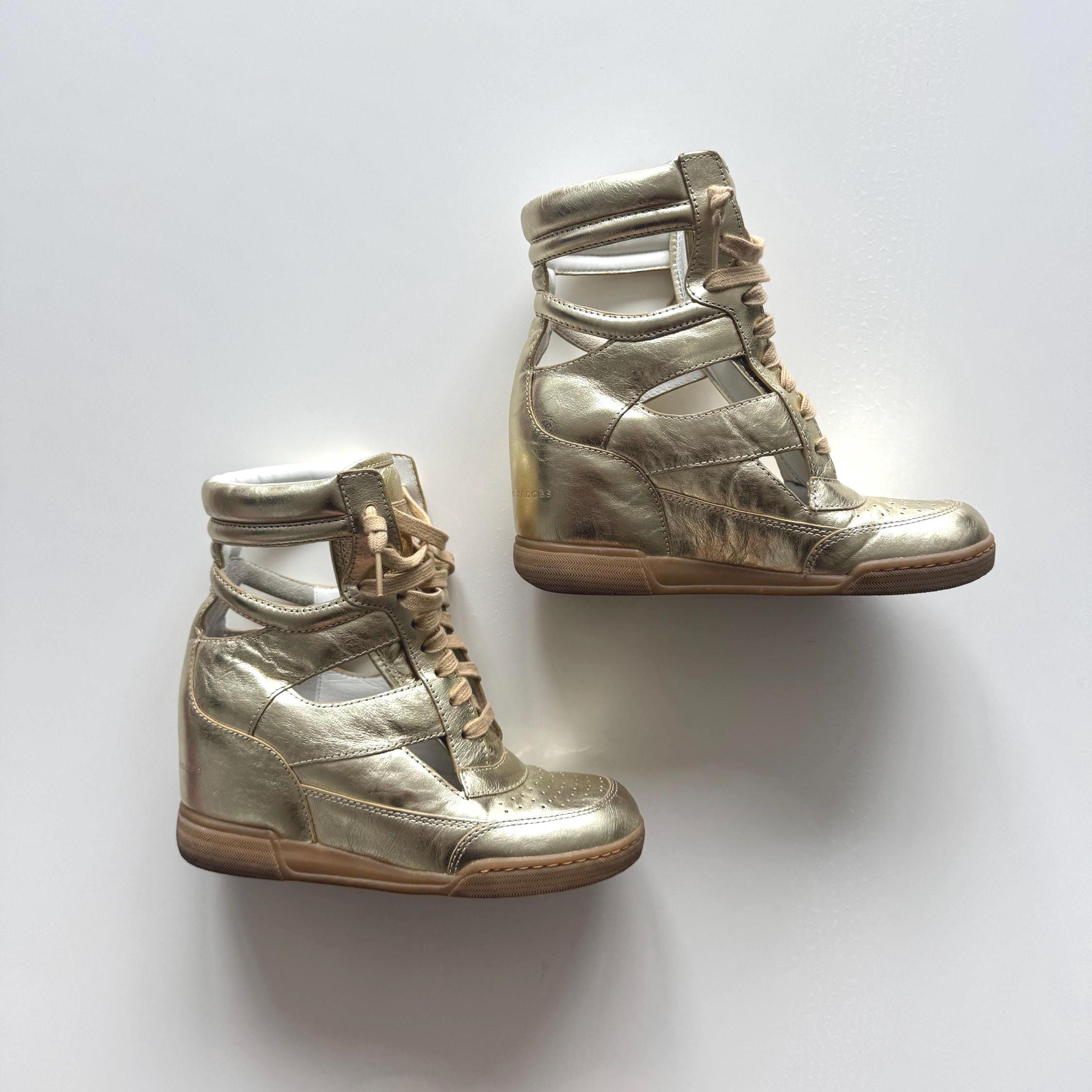 MARC JACOBS ゴールド フラットシューズ　size37 MARC JACOBS SNEAKERS Gold Wedge Sneakers With Cutouts, Lace Up