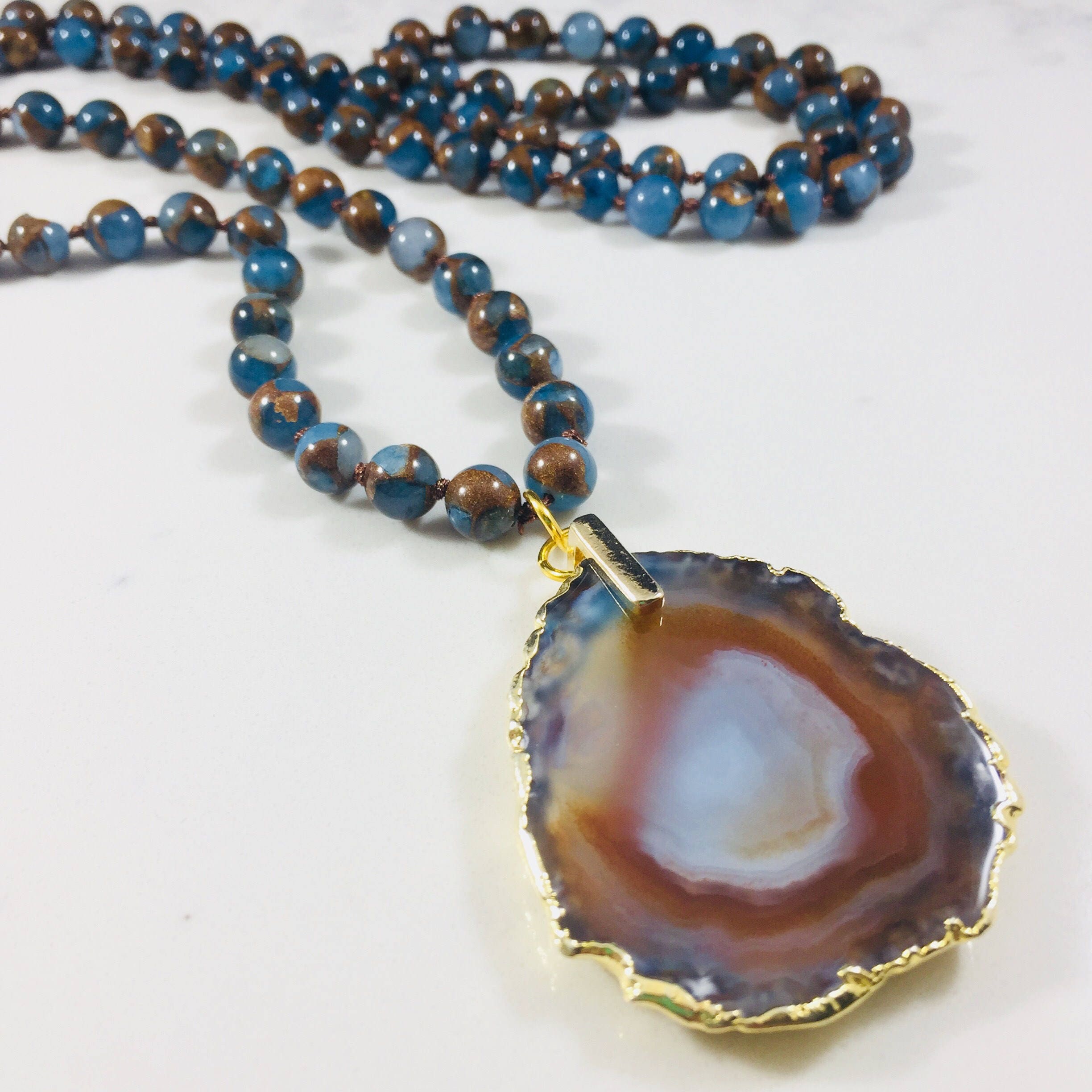 SALE Agate beaded necklace with agate pendant Fast and free