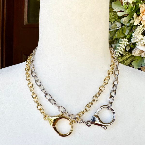 Oversized Clasp Chain Necklace