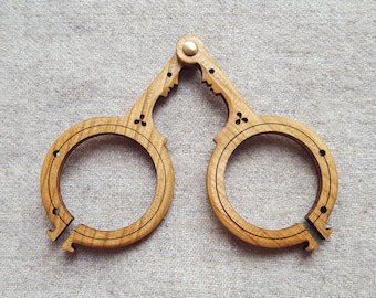 Medieval eyeglasses frame the Netherlands (L Vs)