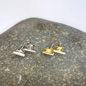 Puces d&#39;oreilles barrettes en cristal en cristal Boucles d&#39;oreilles minimalistes en argent Dainty