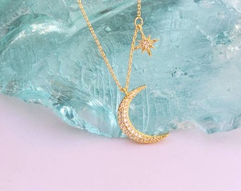 Moon Necklace, Star and moon Crescent Moon pendant Gift for wife  Mother's day gift