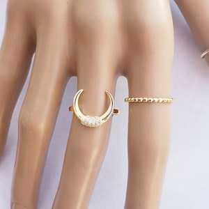 Horn ring Gold Crescent moon ring Modern women&#39;s jewelry Gift for her