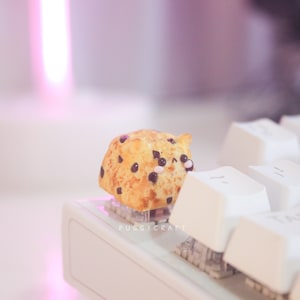 Chocolate Chip Kitty - Handmade Artisan Keycap