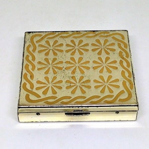 Vintage Elgin Daisy Compact: Mirrored Powder Purse Compact