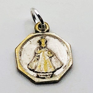 Vintage Infant Jesus of Prague Medal - Catholic Religious Charm