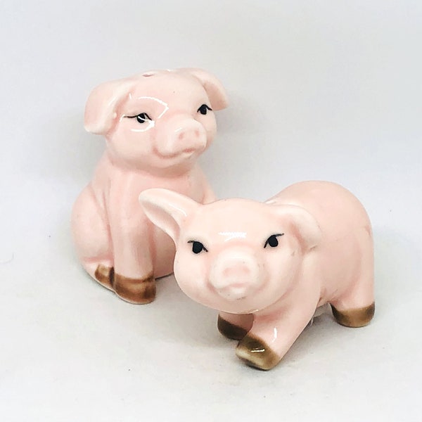 Vintage Pink Pig Salt and Pepper Shakers, Ceramic Pig Shakers, Pig Figurines, Cute Piggy's, Kitschy Kitchen Decor