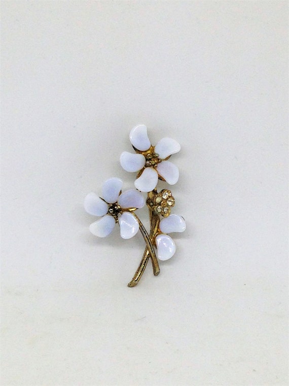 White Flower Brooch, 3 Flower Pin, Rhinestone Bro… - image 4