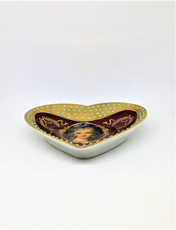 Vintage Victorian Dish, Heart Dish, Portrait Hear… - image 2