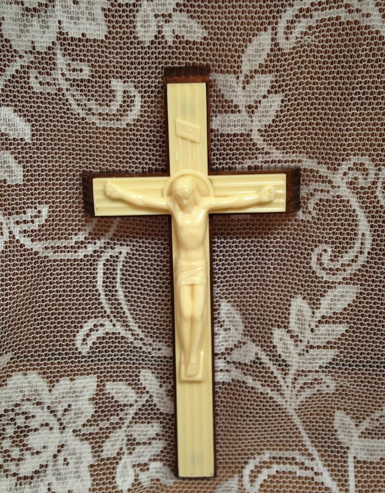 Vintage Viaticum Ivory Crucifix Wall Crucifix Religious Etsy