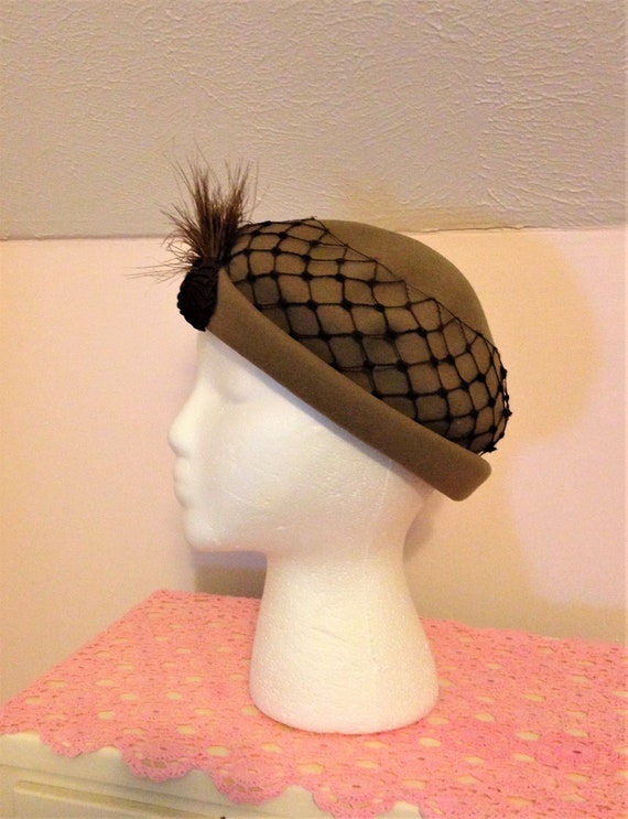 Vintage Taupe Felt Hat, Felt Fascinator Hat, Blac… - image 4