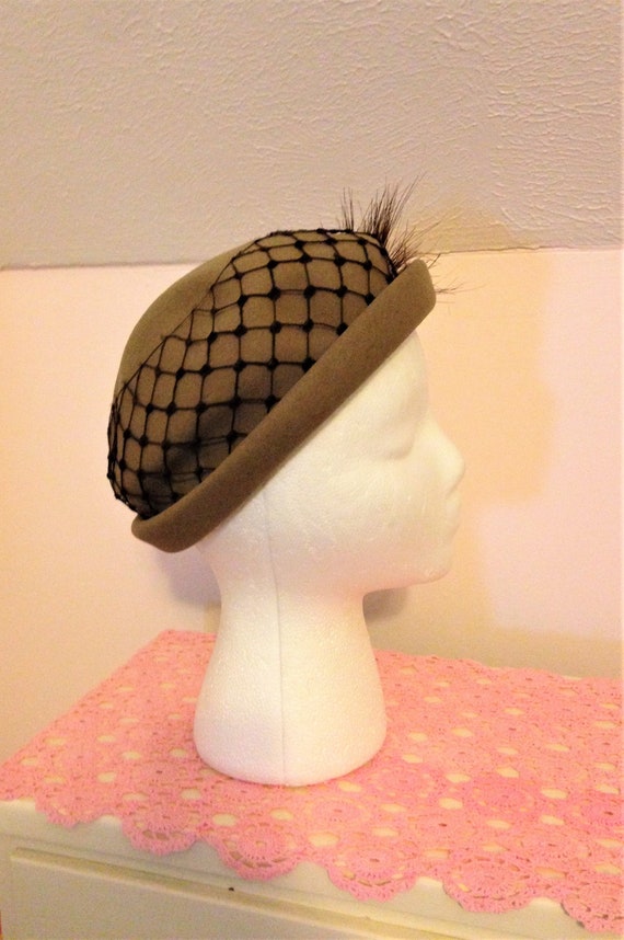 Vintage Taupe Felt Hat, Felt Fascinator Hat, Blac… - image 5