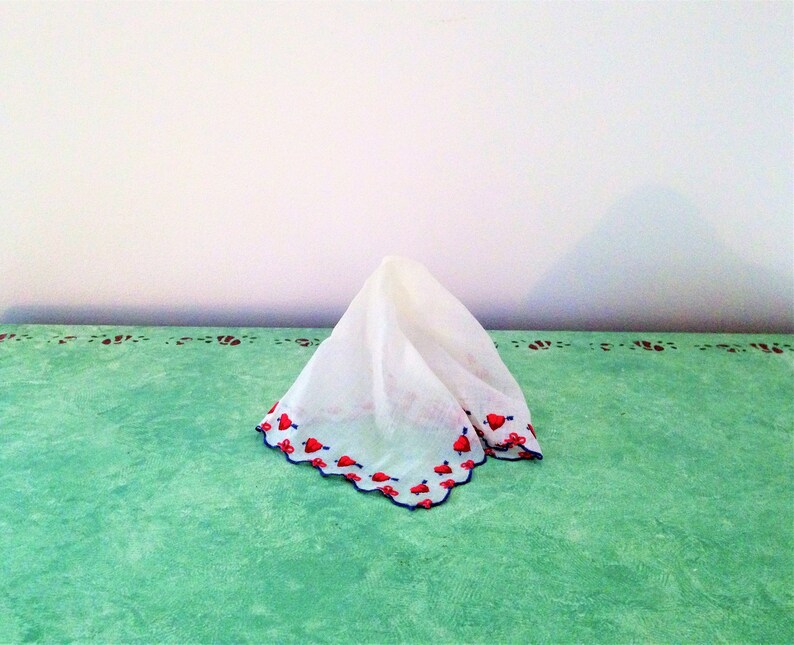 Heart Hanky Vintage Handkerchief Valentines Day Hanky Red Heart Hanky Vintage Hanky Scalloped Edge Hanky