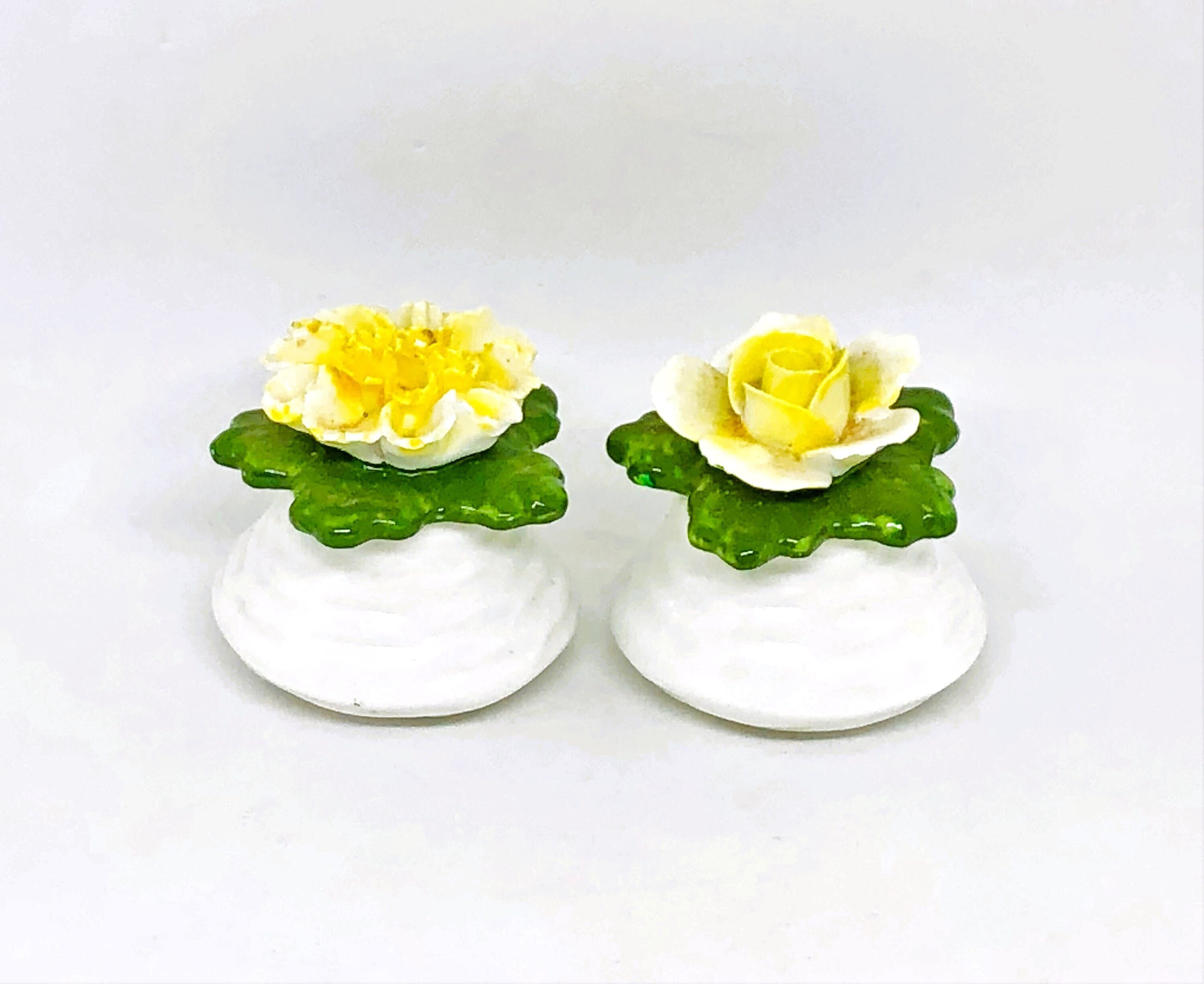 ヴィンテージ磁器製イエローローズソルトペッパーシェーカー