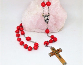 Vintage Red Rosary, Red Bead Rosary, Wood Crucifix Rosary, Long Rosary, Round Red Bead Rosary, Red Rosary, Wood Cross Rosary