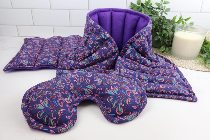 Coffret cadeau détente de 3. tour de cou pour micro-ondes, grand coussin chauffant et oreiller pour les yeux. 2- Purple Peace