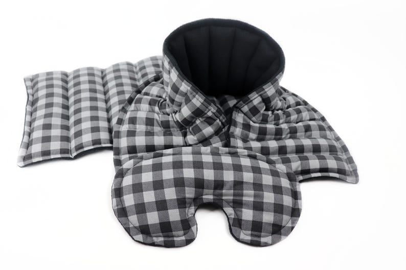 Coffret cadeau détente de 3. tour de cou pour micro-ondes, grand coussin chauffant et oreiller pour les yeux. 4- Buffalo Check