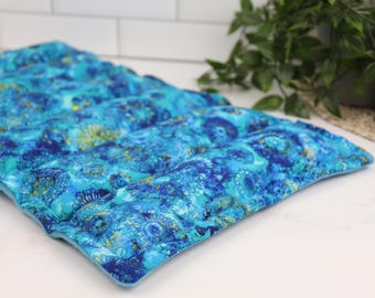Therapeutic Microwavable Flax Heating Pad for Natural Relief and Relaxation.