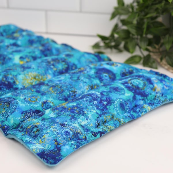 Therapeutic Microwavable Flax Heating Pad for Natural Relief and Relaxation.