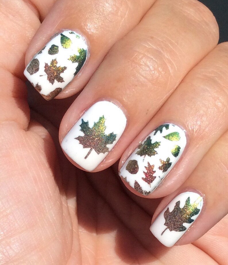 Plantillas de uñas de hojas de otoño imagen 4