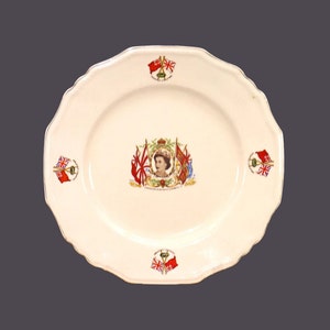 Alfred Meakin 1953 Coronation of Queen Elizabeth II commemorative plate made in England.
