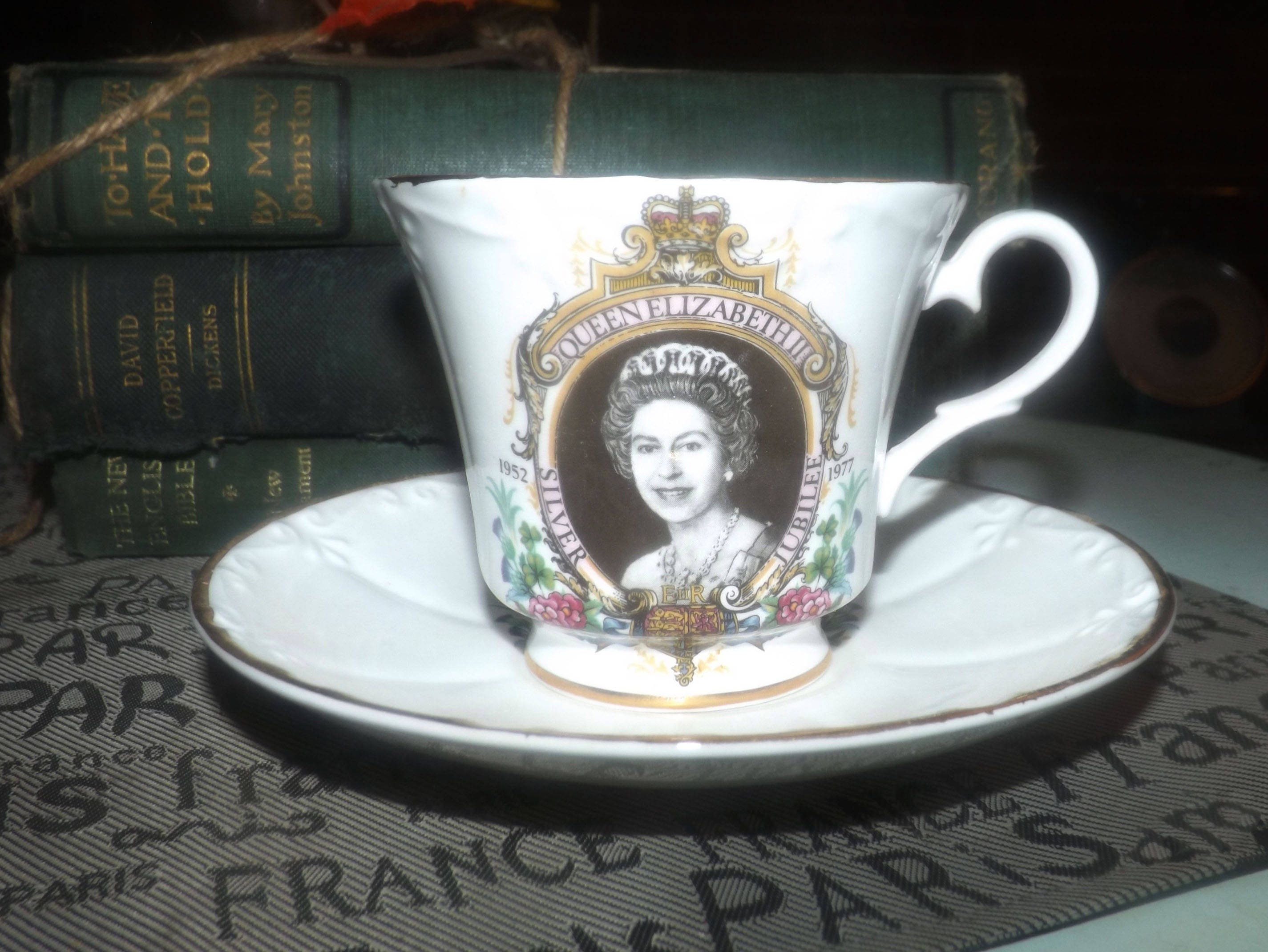 Vintage (1977) Queen Elizabeth II Silver Jubilee tea set (flat cup with