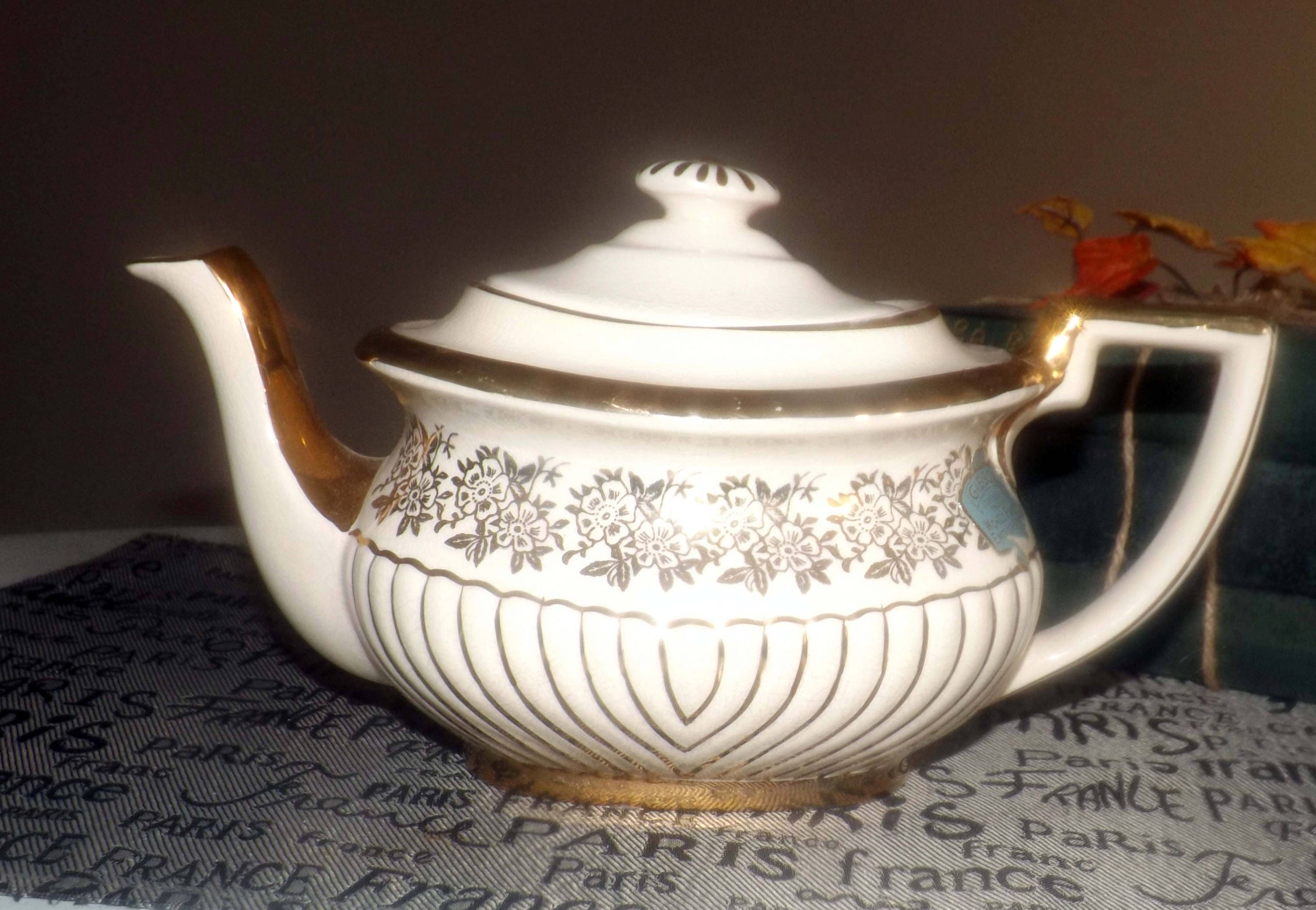 Midcentury Gibsons England style W742 gold chintz gold