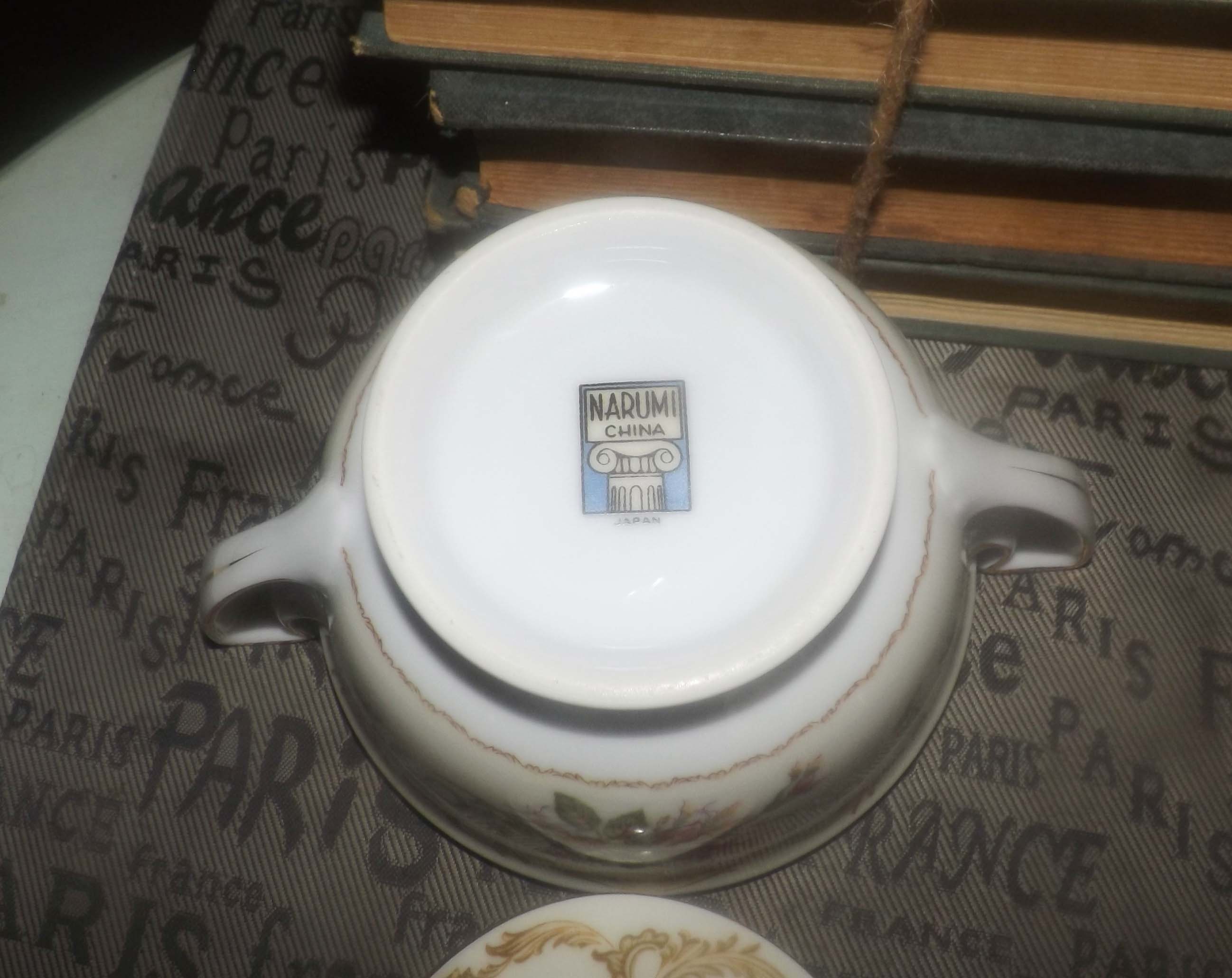 Midcentury Narumi Rosebud covered handled sugar bowl made in Japan.