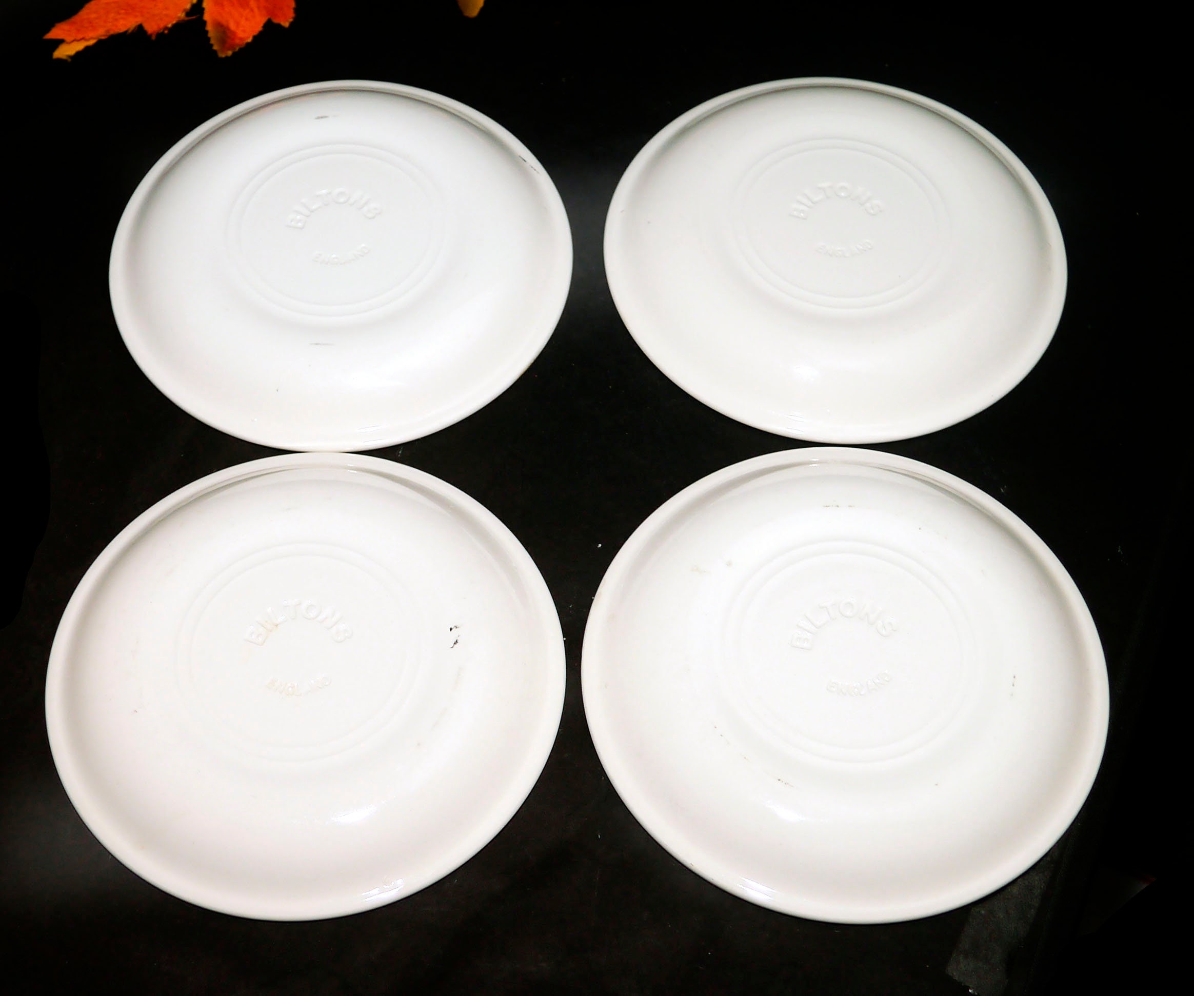 Four Biltons Staffordshire Tableware Blue Onion bread plates made in
