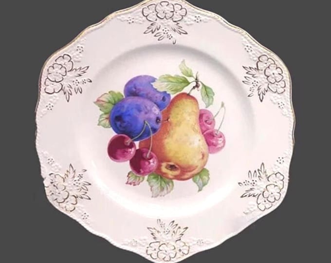 Simpsons Potters SIM17 luncheon or large salad plate. Multimotif pattern fruit center, creamware rim. Made in England.
