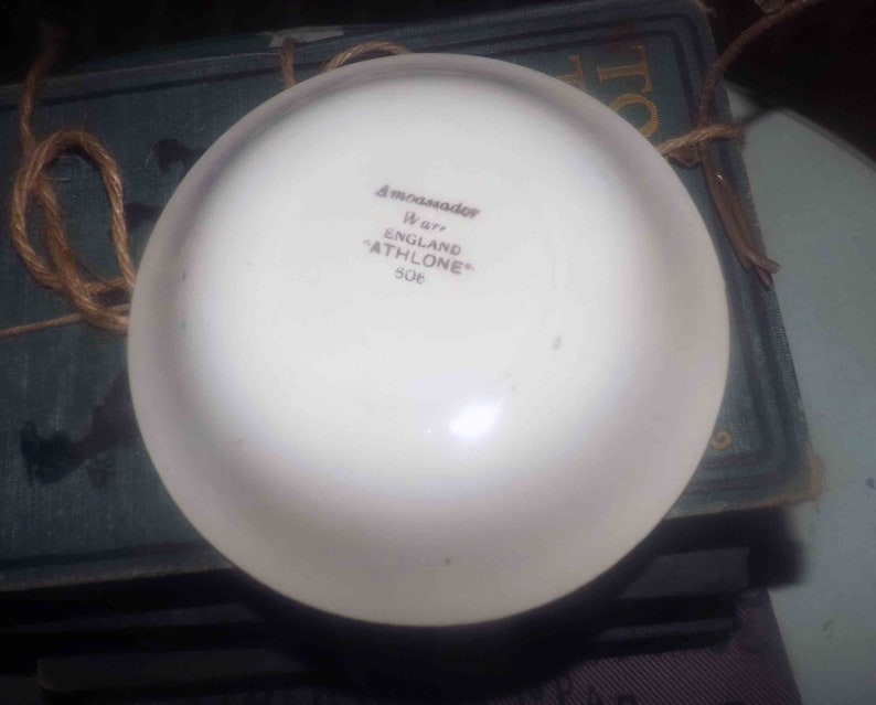 Simpsons Potters Vintage SOHO Athlone 606 floral and filigree fruit nappie Ambassador Ware. dessert Fondeville 1930s berry bowl