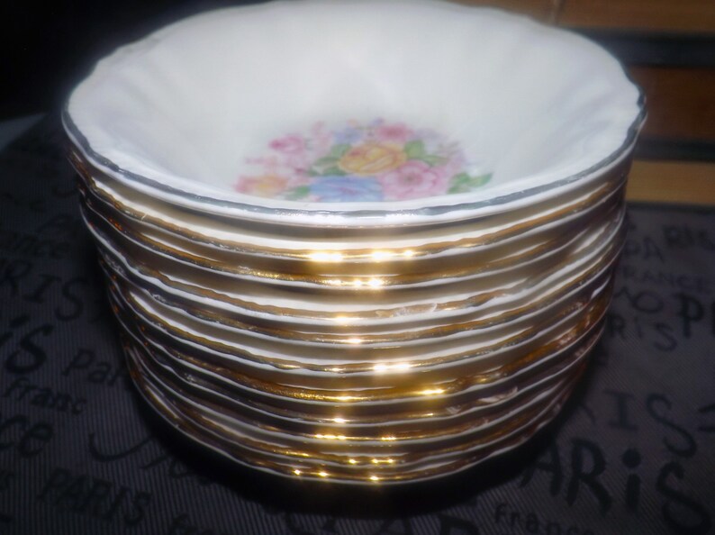 Early mid-century dessert or berry bowl gold edge. 1947 Multicolor center florals Sovereign Potters Barbara Ann 880-47 fruit nappie