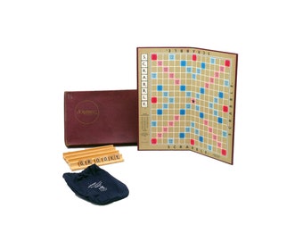 Scrabble board game published Selchow & Righter 1976. Complete. English-only version.