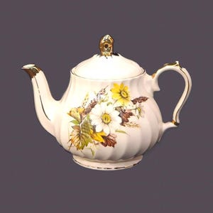 Vintage Sadler 3767 four-cup teapot made in England. Spring florals.