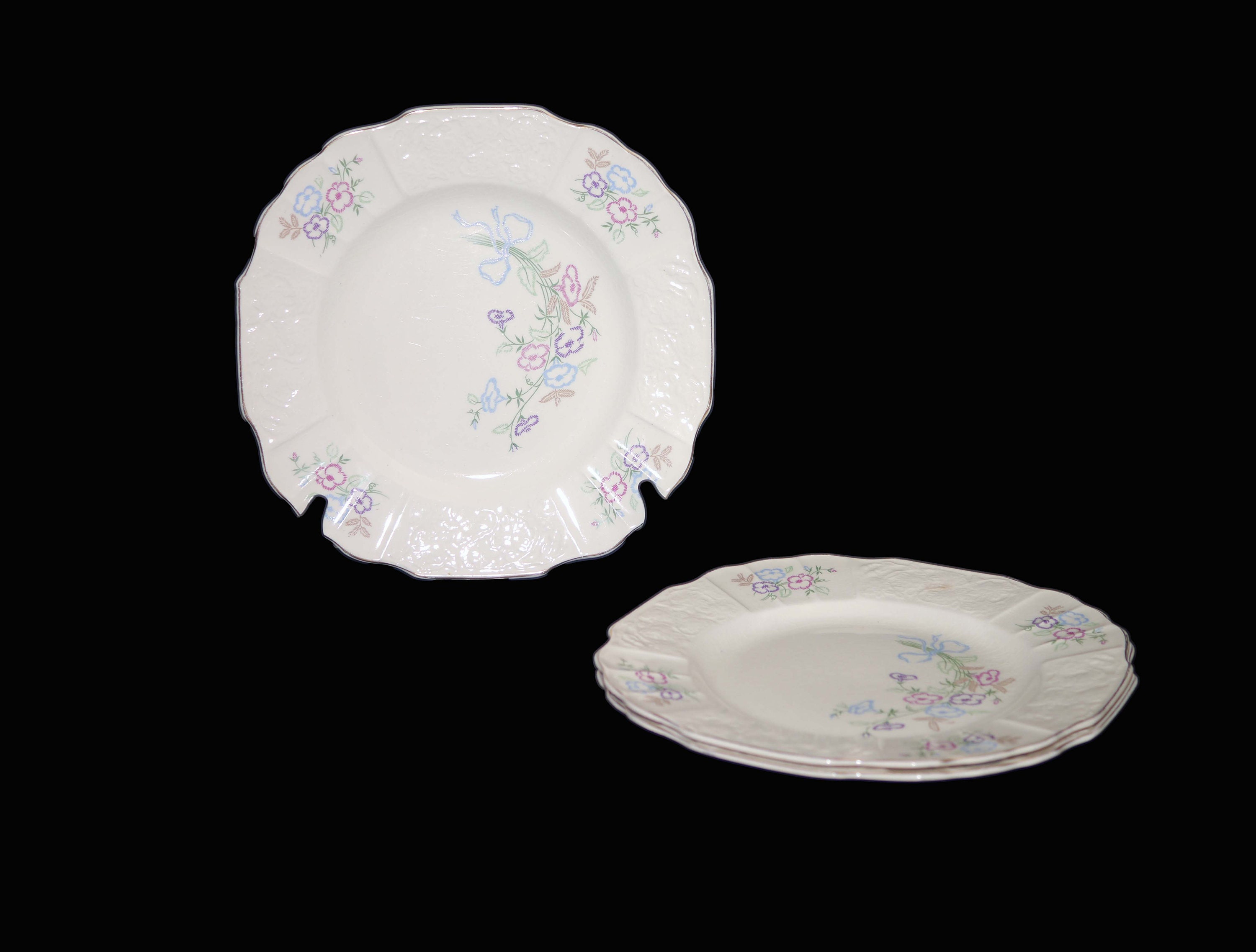 Three Myott Susan square dinner plates made in England. Flaws (see below)