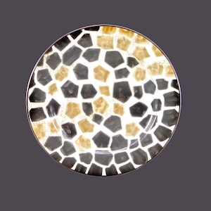 Vintage Mikasa Safari L5744 salad plate. Giraffe. Laurie Gates design Japan.
